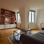 Modern Apartment At Great Location