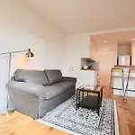 Modern Apartment At Great Location