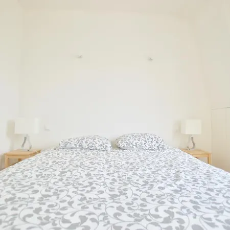 Modern At Great Location Parigi